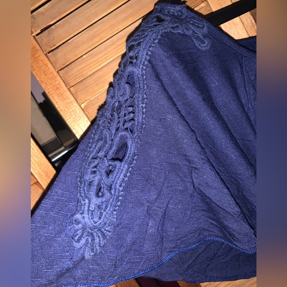 By & By flowy lace sleeve top. - Picture 2 of 4